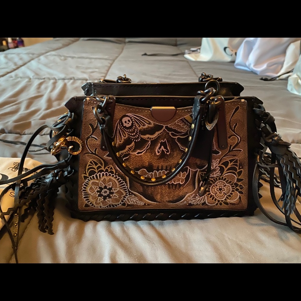 Coach 21 Signature Dreamer with Tattoo NWOT